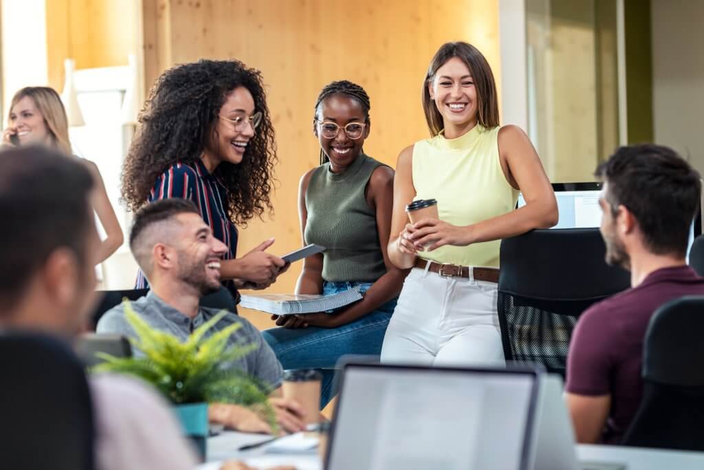 séminaires à clermont-ferrand - groupe de personnes qui sourient